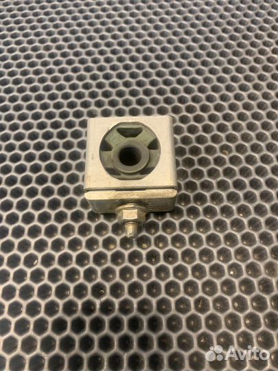 Крепление глушителя Bmw X7 G07 M-pack B57D30 2020