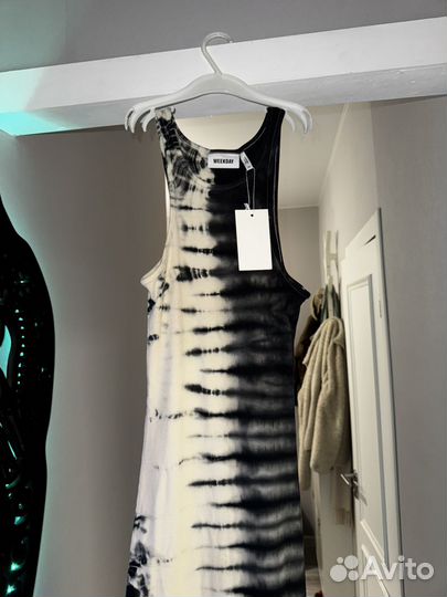 Weekday платье