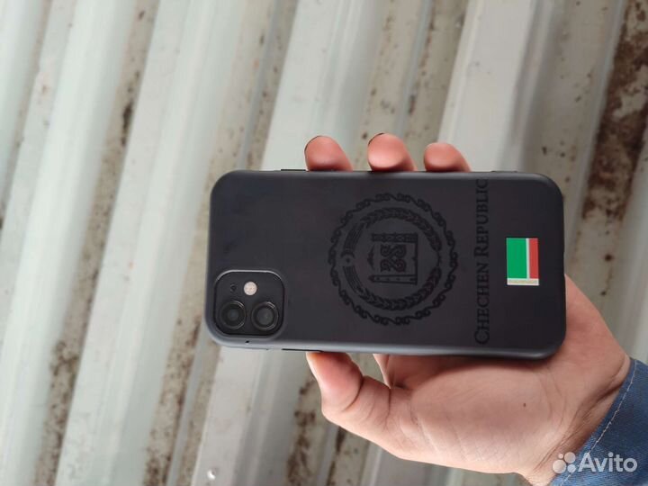 Телефон iPhone 11