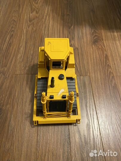 Бульдозер игрушка