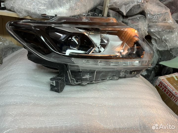 Фара правая Nissan X-Trail T32 LED