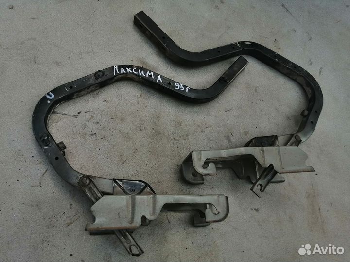 Петля крышки багажника для Nissan Maxima (A32)