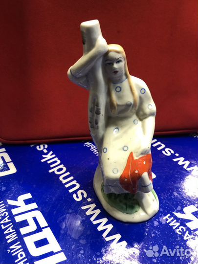 Статуэтка Девушка у березы