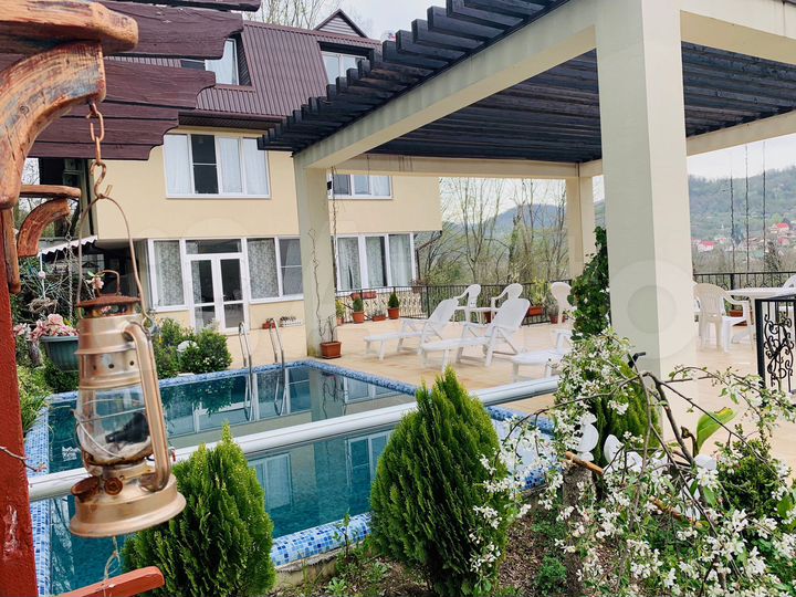 Дом 310 м² на участке 6 сот.