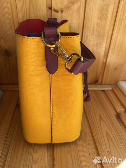 Красивая желто-фиолетовая кожаная женская сумка