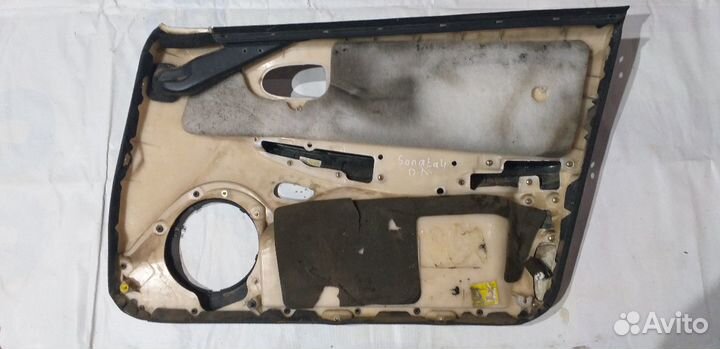 Обшивка двери передняя левая Hyundai Sonata 4EF