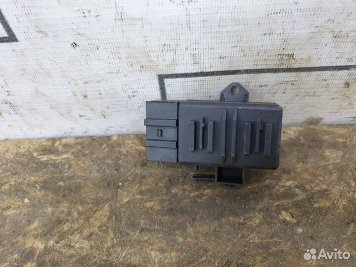 Блок реле подогрева сидений Vw Polo sedan 1.6 2014