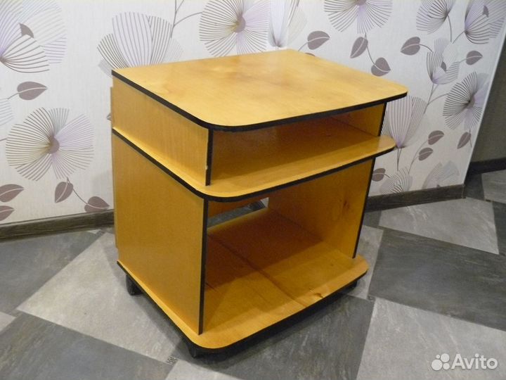 Тумбочка под телевизор б/у