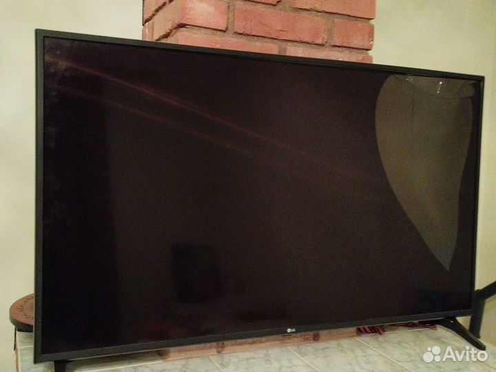 Продам телевизор на запчасти