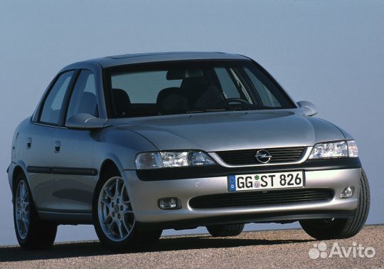 Поворотный кулак передний правый Опель Вектра Б