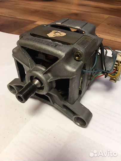 Двигатель от стиральной машины whirpool