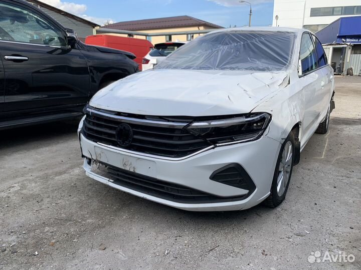 Volkswagen Polo 1.6 AT, 2022, битый, 47 862 км