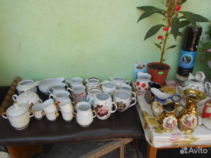 Молочники-сливочники, кофейная пара, блюдо