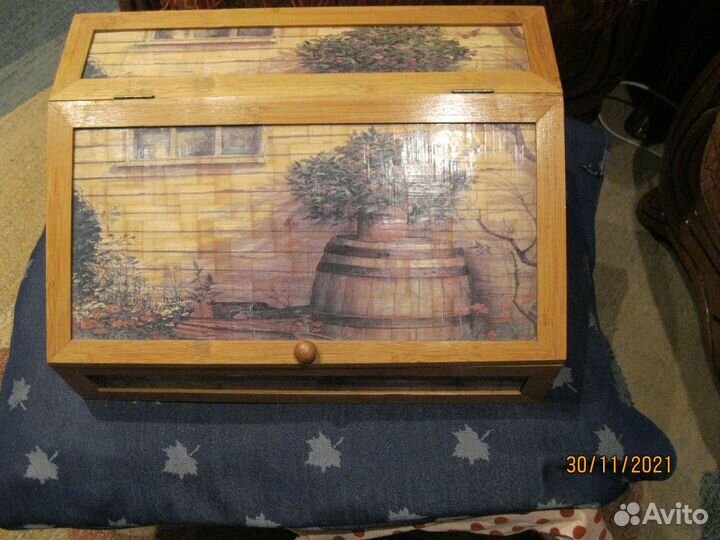 Деревянная шкатулка