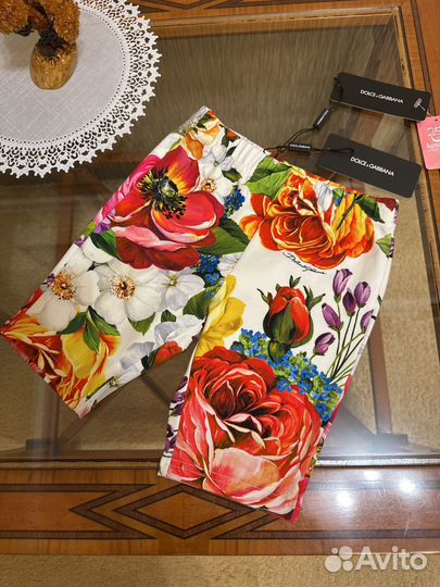 Шорты dolce gabbana для девочки р.110 новые