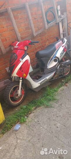 Скутер,запчасти