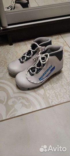 Лыжные ботинки