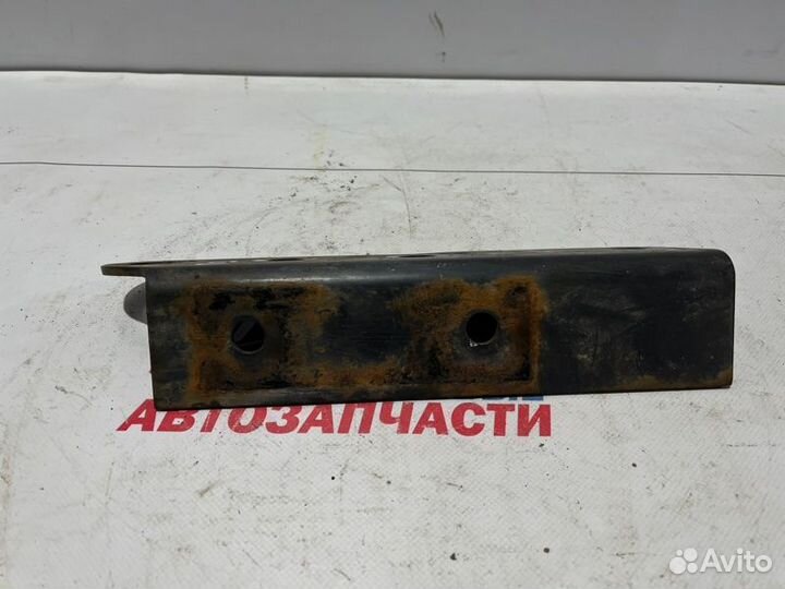 Кронштейн кабины передний левый Mercedes-Benz