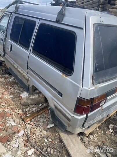 Четверть левая задняя toyota lite ace 89г