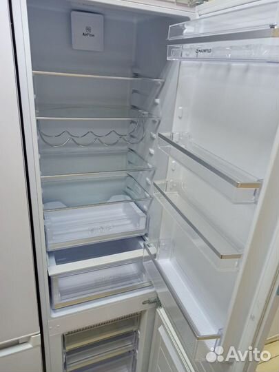 Встраиваемый холодильник Новый