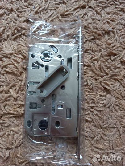 Защелка врезная с магнитным механизмом