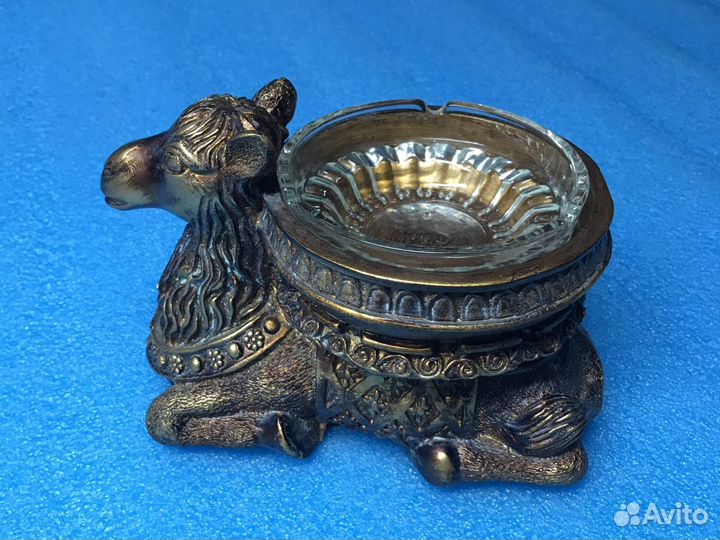 Пепельница в форме верблюда