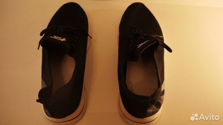 Кроссовки 42 размера