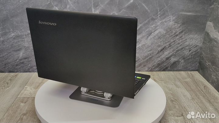 Lenovo 100-15IBD / i5 / SSd / GeForce 920m 2gb