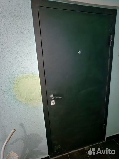 Продам входную металлическую дверь из новостройки