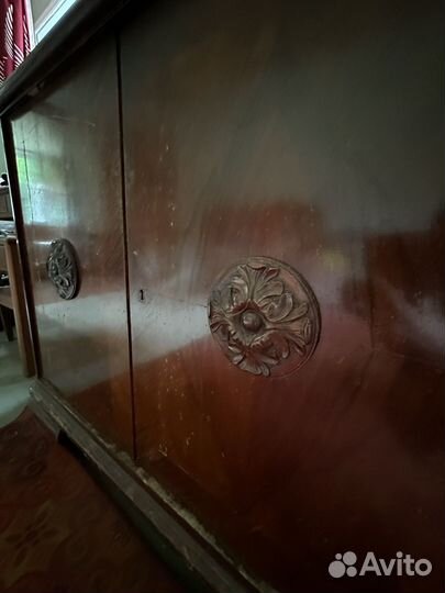 Старинный буфет сервант