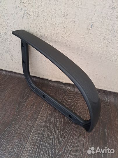 Подлокотник для компьютерного кресла