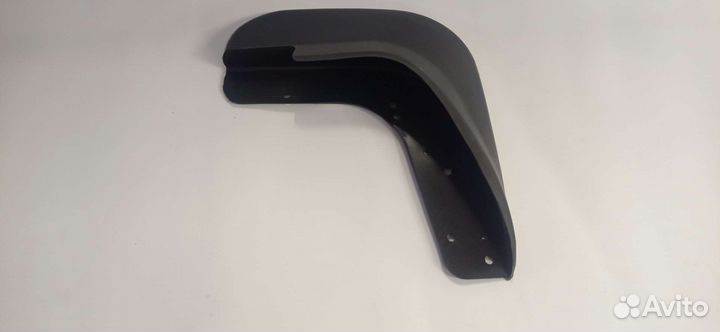 Брызговик передний правый Ford Focus 2