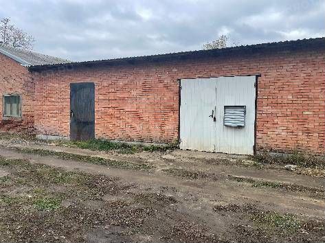 База, Здания 700 м², Земельный участок 1 га