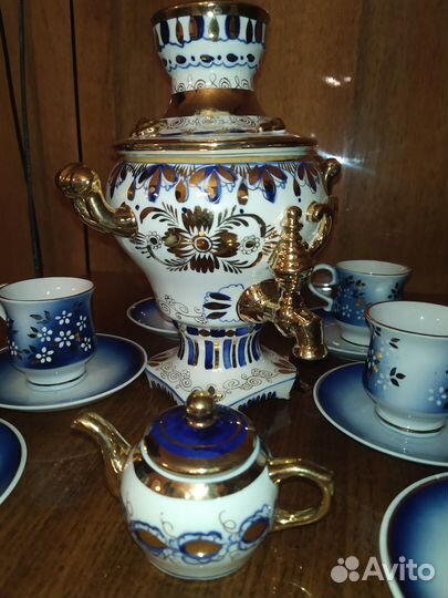 Самовар Гжель с чашками и блюдцами фарфор