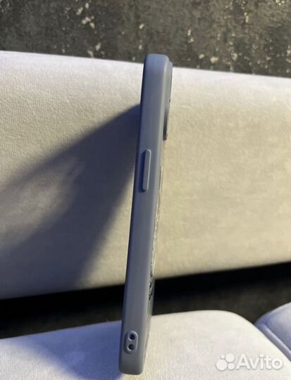 Чехол на iPhone 13