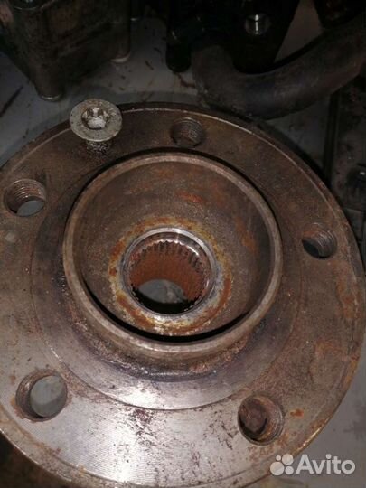Ступица передняя на Volvo Xc 90