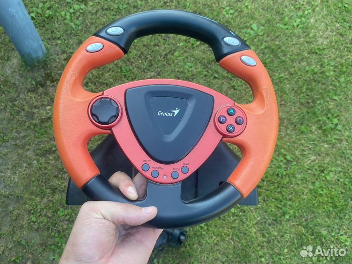 Игровой руль Genius