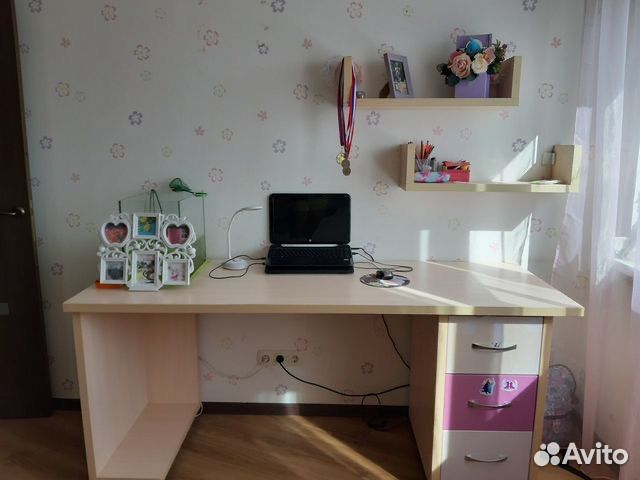 Детский письменный стол