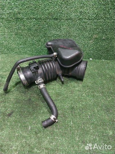 Патрубок воздушного фильтра Nissan Bluebird Sylphy