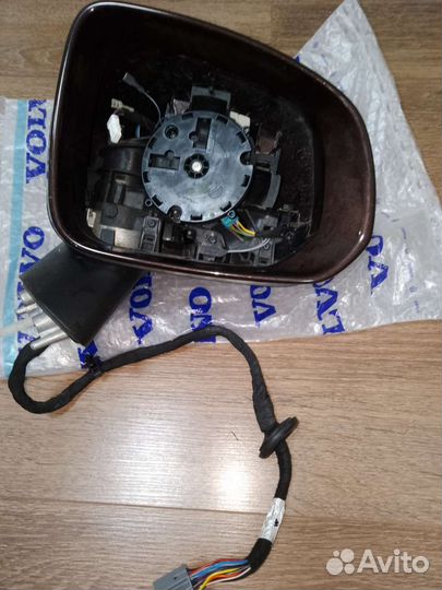 Зеркало правое на Вольво хс 90