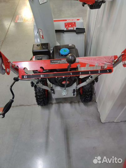 Снегоуборщик Ресанта, бензиновый самоходный 7 л.с