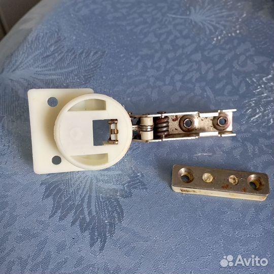 Петли мебельные