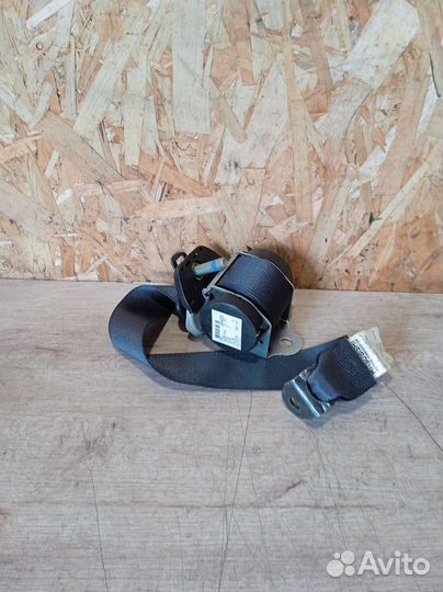 Ремень безопасности задний Citroen C-Crosser