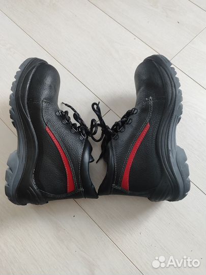 Ботинки кожаные с защитным подноском 25см стелька