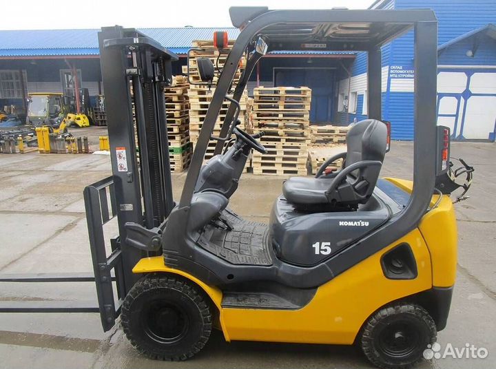 В разборе спецтехника Коматсу Komatsu