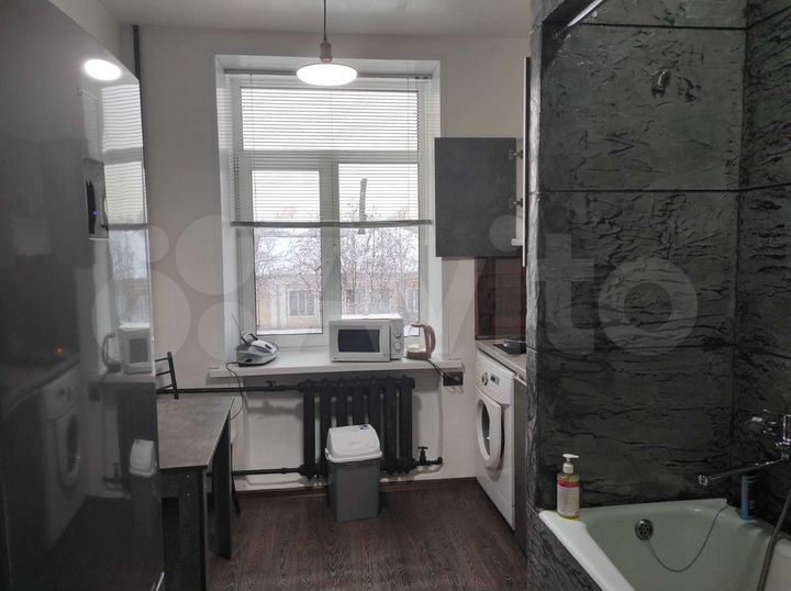 2-к. квартира, 56 м², 2/4 эт.