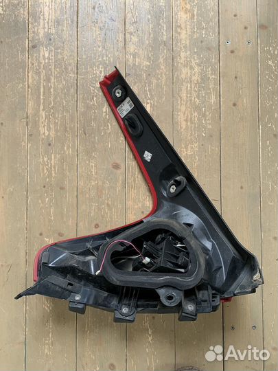 Задний фонарь на Volvo v40 cross country