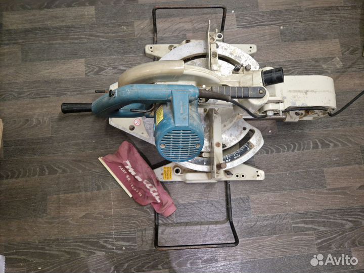 Торцовочная пила Makita LS1013