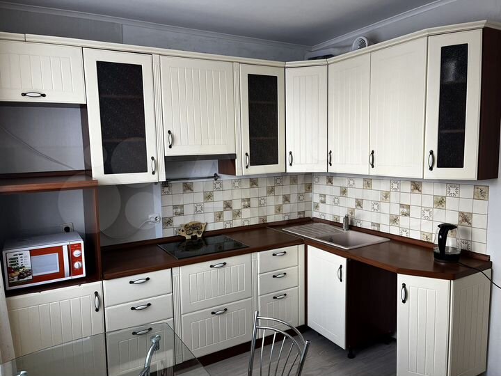 1-к. квартира, 42 м², 1/25 эт.