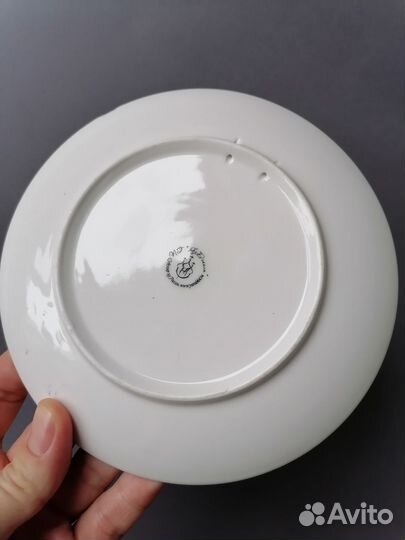 Декоративная тарелка сувенирная на подставке